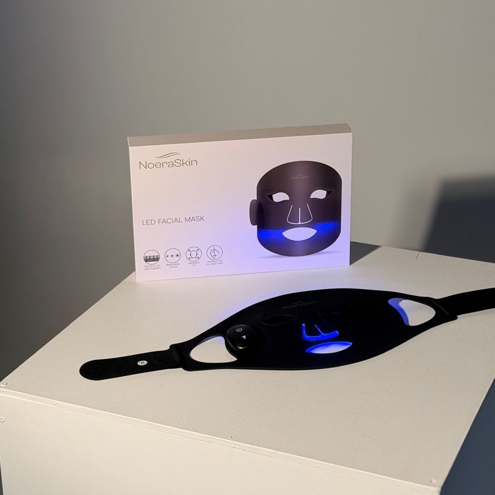 The NoeraSkin mask beside its retail box